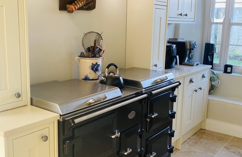 St. Mawes House | Unique Jacobean Farmhouse, pet friendly in St Mawesn