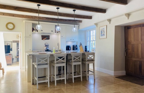 St. Mawes House | Unique Jacobean Farmhouse, pet friendly in St Mawesn