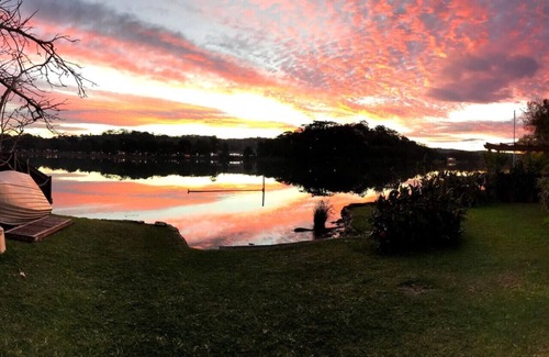 Narrabeen House | Unique Lagoon Oasis at Beach