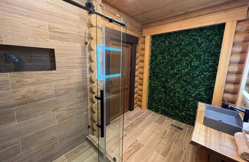 Henryville Cabin | Unique Large 7 BR Log house with pool