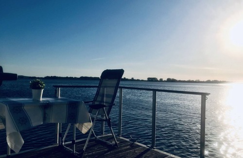 Ketzin/Havel Boat Rental | Unique license-free houseboat on the Havel