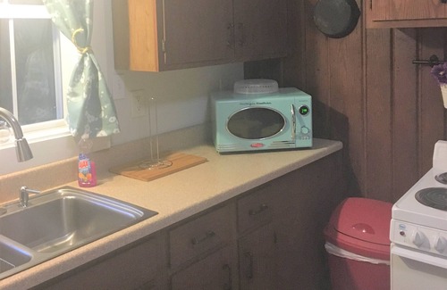 Wellston House | Unique Little Getaway in Town Wellston Hot Tub OH COZY