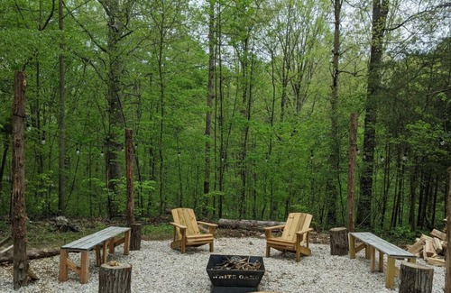 Taswell House | Unique Lodge Style Cabin With Hot Tub!