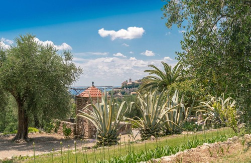 Chateauneuf-Grasse House | Unique Luxury Hill Top Villa - 6 Bedrooms/Large Pool - Cote D'Azur views