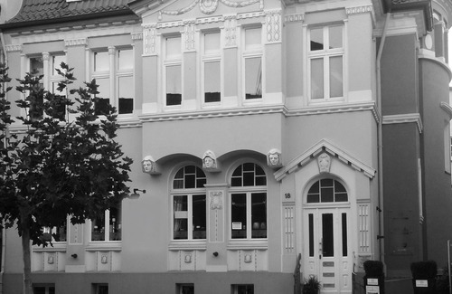 Bad Salzuflen Villa | Unique Maisonette Suite for 6 people, Refurbished Historical Villa! Nice Price!