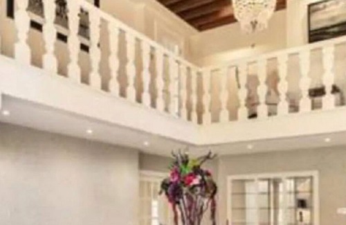 Sunningdale House | Unique Mansion on world Class Golf Course.
