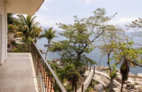 Conchas Chinas Villa | Unique Ocean Front W Staff Prívate Pool & Jacuzzi