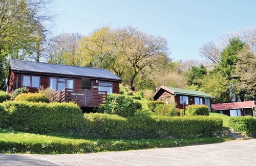Berrynarbor Ski Chalet | Unique, peaceful, cosy and quaint cedar wood built holiday lodge.