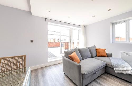 Abingdon Apartment | Unique Pent House Apartment - Central - 6 Guests