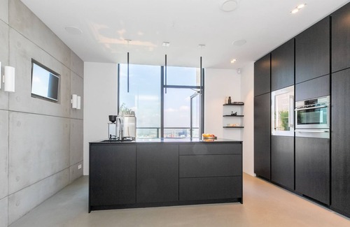 Kop van Zuid Apartment | Unique Penthouse Rotterdam Erasmus Bridge