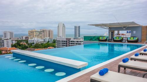 Pratumnak Hill Hotel | Unique Regency Pattaya