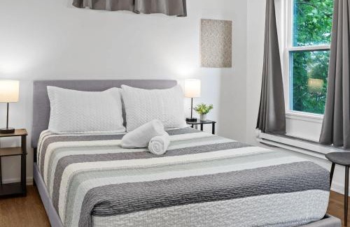 Phoenix Hill Apartment | Unique Retreat Two 1BR Shipping Container Units