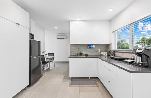 Deerfield Beach Apartment | Unique Retreat - Unit E: Rustic 3rd-floor Hideaway