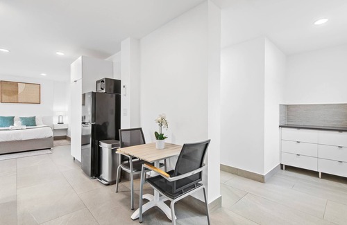 Deerfield Beach Apartment | Unique Retreat - Unit E: Rustic 3rd-floor Hideaway
