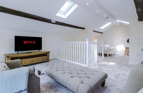 Tarporley Cottage | Unique Rural Retreat in Beeston | 53 Degrees Property | Countryside - Sleeps 2