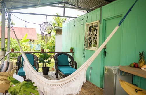 Matapalo House | Unique shipping container home only 2 minute walk to the beach