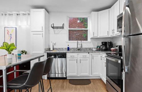 Phoenix Hill Apartment | Unique Shipping Container Retreat Two 1BR Units