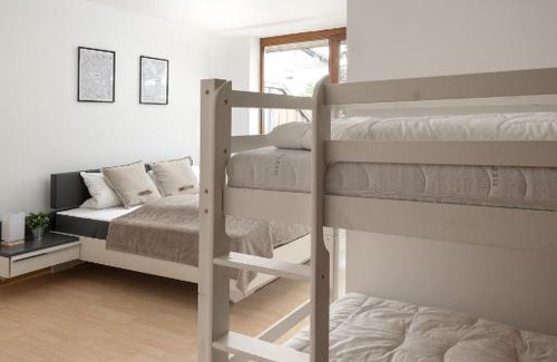 Schonach im Schwarzwald Apartment | Unique: Sonnenverwöhnte 2 Zimmer Familienwohnung im Schwarzwald mit Netflix
