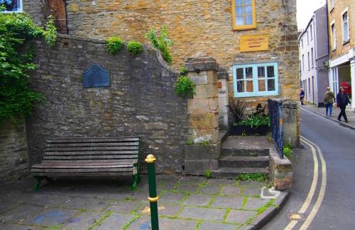 Frome Apartment | Unique space in heart of Frome