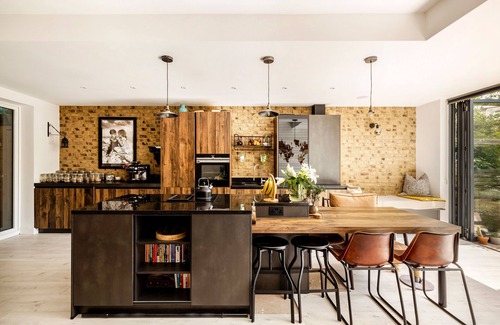 Dalgarno House | Unique Space, Sunny, Modern Design, 10 min to Portobello Rd