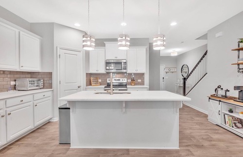 Charlotte House | Unique & Spacious House in Charlotte - Few minutes to UNCC, PNC Music Pavilion