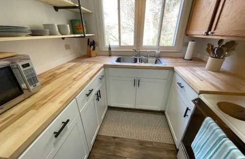Lexington Cabin | Unique Stay in a 1907 Log Cabin on The Kentucky River