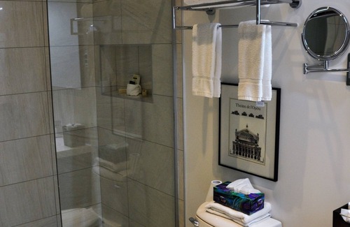 Latin Quarter Hotel | Unique Stays - 1595 St-Denis