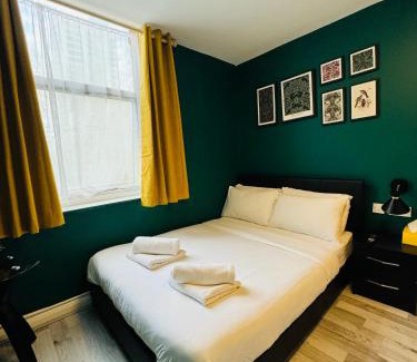 Elephant and Castle Apartment | Unique Studio Flat in City 1110