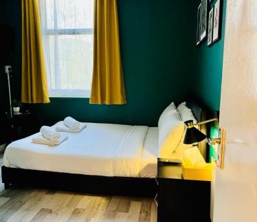 Elephant and Castle Apartment | Unique Studio Flat in City 1110