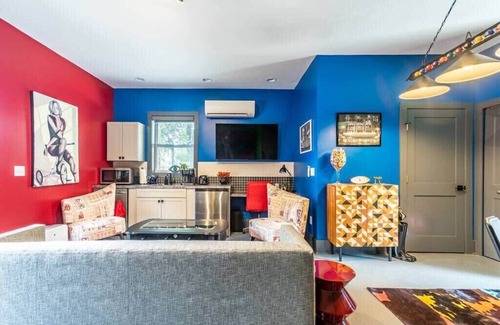 Urban Core Apartment | Unique studio w/pool, spa & gardens near downtown