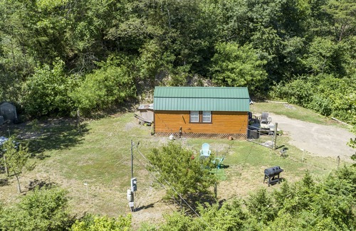 Bristol House | Unique tiny home just minutes from Bristol Motor Speedway