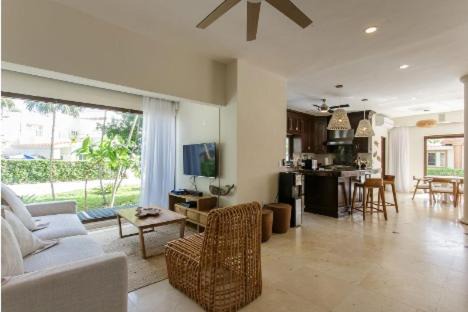 Playacar Fase I House | Unique villa in Playacar- block from the beach