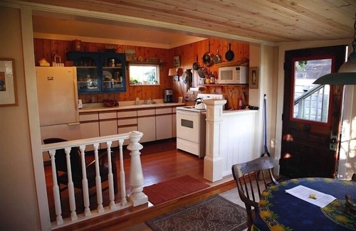 Mendocino Cottage | Unique Vintage 1880’S “Garden Cottage” in Mendocino Village