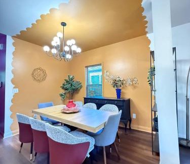 Atlanta House | Unique Vivid Modern Home Near DT ATL & Metro Access