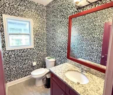 Atlanta House | Unique Vivid Modern Home Near DT ATL & Metro Access