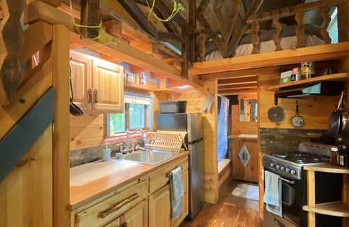 Weaverville Cabin | Uniquely crafted Tiny-cabin retreat with Hot Tub and Sauna