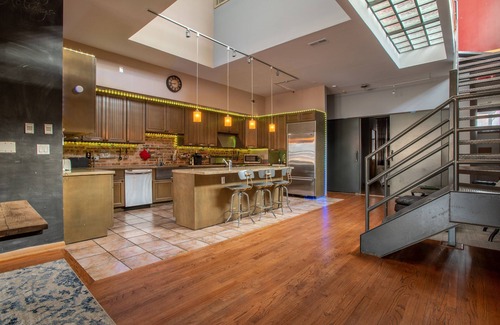 Wicker Park Condo | Uniquely Spacious Two-Story Loft in Wicker Park