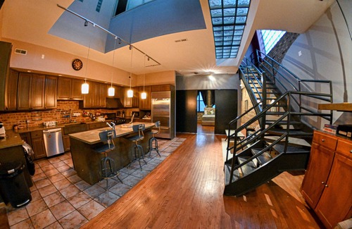 Wicker Park Condo | Uniquely Spacious Two-Story Loft in Wicker Park