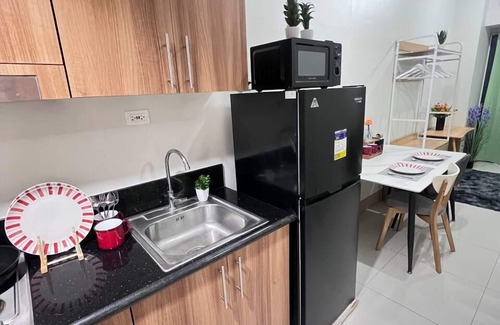 Barangay 76 Apartment | Unistay Shore3 Poolview w bal