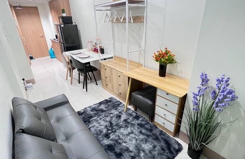 Barangay 76 Apartment | Unistay Shore3 Poolview w bal