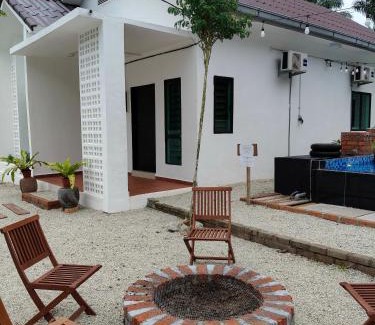 Serom House | Unit 01 Homestay Private pool