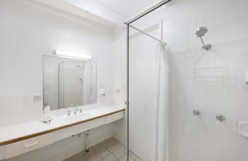 Nelly Bay Apartment | Unit 136 Amaroo Standard Twin Studio Apartment