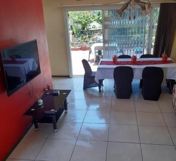 Pinetown Apartment | Unit 15 Holzner Gardens