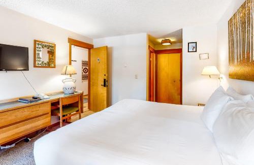 Tahoe Woods House | Unit 18B at Granlibakken