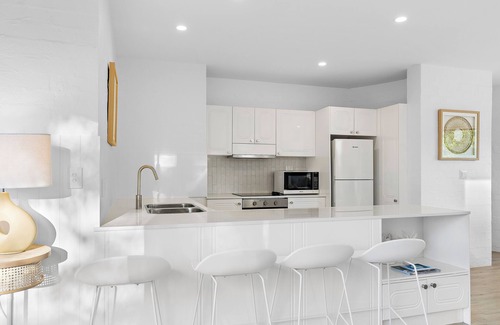 Noosa Heads Apartment | Unit 2 - 7 Noosa Parade - Riverfront
