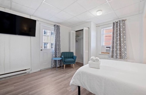 Ventnor City Apartment | Unit 5 · Beach Studio Vibes: Steps Away From Boardwalk