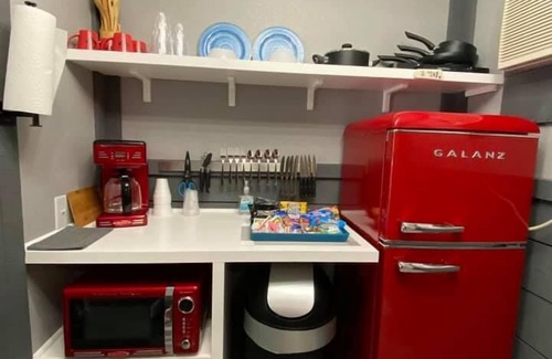 Maryville Bed & Breakfast | Unit #8 Horseshoe Turn - Dragon Depot at Dragon City