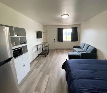Wisconsin Dells Apartment | Unit 8 - Stand Rock Studios