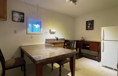Scarborough Apartment | Unit B, near the Beach and Portland