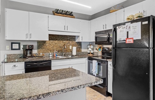 Chattanooga Condo | Unit C 10 Mins to Downtown! River Front Vacation W/Water Access